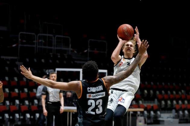 02 05 2021, easyCredit Basketball Bundesliga, BBL, 2020 2021 season, mens, Chemnitz Niners Ratiopharm Ulm Malte Ziegenhagen, Niners Chemnitz, Troy Caupain, Ratiopharm Ulm Chemnitz Fair Chemnitz Saxony Germany