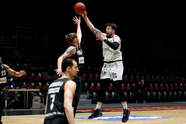 02 05 2021, easyCredit Basketball Bundesliga, BBL, season 2020 2021, men, Chemnitz Niners Ratiopharm Ulm Dominique Johnson, Niners Chemnitz, Dylan Osetkowski, Ratiopharm Ulm Chemnitz Fair Chemnitz Saxony Germany