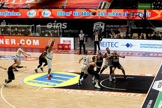 02 05 2021, easyCredit Basketball Bundesliga, BBL, 2020 2021 season, men, Chemnitz Niners Ratiopharm Ulm Virgel Matthews, Niners Chemnitz shooting free throws Chemnitz Fair Chemnitz Saxony Germany