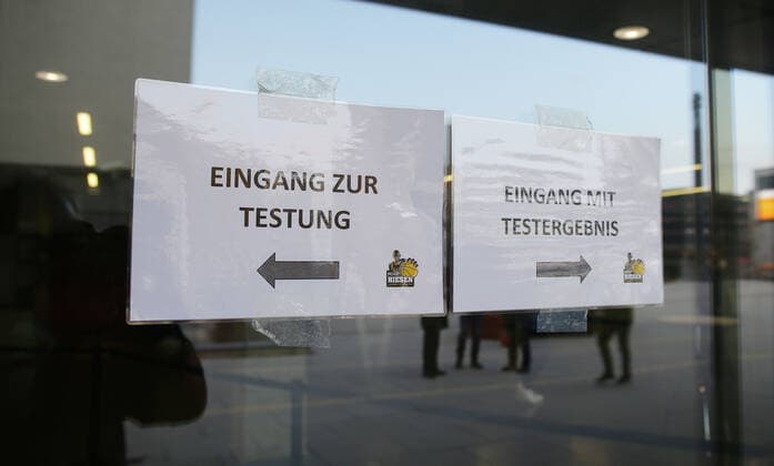 Ludwigsburg , Basketball easyCredit BBL Bundesliga , MHP RIESEN Ludwigsburg vs Telekom Baskets Bonn , Corona test testing