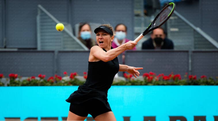 May 2, 2021, MADRID, MADRID, SPAIN: Simona Halep of Romania in action during the second round of the 2021 Mutua Madrid Open WTA, Tennis Damen 1000 tournament against Saisai Zheng of China MADRID SPAIN - ZUMAa181 20210502_zaa_a181_390 Copyright: xRobxPrangex