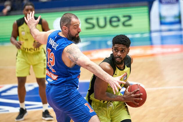 Syntainics MBC Medi Bayreuth, Basketball, Bundesliga, Men, 2020 2021, 32 Matchday, 02 05 2021, v l Djordje Pantelic MBC, 12 , Lazeric Jones Bayreuth, 12 Syntainics MBC Medi Bayreuth, Basketball, Bundesliga, Men, 2020 2021, 32 Matchday, 02 05 2021, Weissenfels Copyright: xEckehardxSchulz Eibner-Pressefotx ep_esz