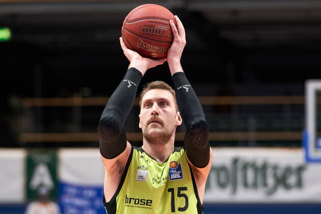 Syntainics MBC Medi Bayreuth, Basketball, Bundesliga, Maenner, 2020 2021, 32 Spieltag, 02 05 2021, Matthew Tiby bayreuth, 15 Syntainics MBC Medi Bayreuth, Basketball, Bundesliga, Maenner, 2020 2021, 32 Spieltag, 02 05 2021, Weissenfels Copyright: xEckehardxSchulz Eibner-Pressefotx ep_esz