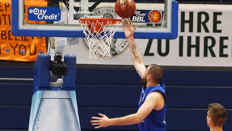 Basketball, 1 Bundesliga, Season 2020 2021, 32 Matchday, SYNTAINICS MBC Mitteldeutscher Basketball Club Weissenfels vs medi bayreuth 02 05 2021 Djordje Pantelic Center MBC Weissenfels, back number 12 during a double at the basket during the match Weißenfels vs Bayreuth 02 05 2021 Weißenfels Sachsen Anhalt Germany Stadthalle Weißenfels