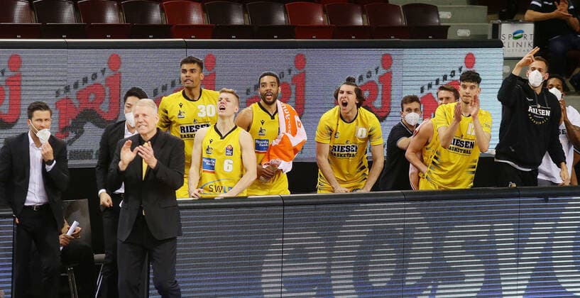Ludwigsburg , Basketball easyCredit BBL Bundesliga , MHP RIESEN Ludwigsburg vs Telekom Baskets Bonn , Jubel Riesen , front coach John Patrick