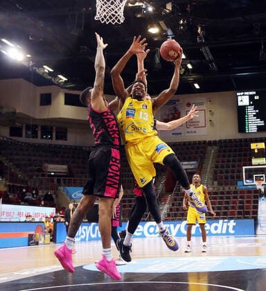 Yorman Polas Bartolo Riesen, right MHP Riesen Ludwigsburg vs Telekom Baskets Bonn Basketball Bundesliga 2020 2021 Ludwigsburg , GER, 02 05 2021,
