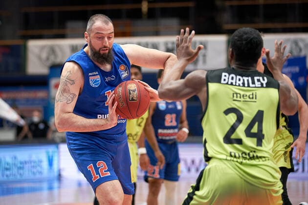 Syntainics MBC Medi Bayreuth, Basketball, Bundesliga, Men, 2020 2021, 32 Matchday, 02 05 2021, v l Djordje Pantelic MBC, 12 , Frank Bartley Bayreuth, 24 Syntainics MBC Medi Bayreuth, Basketball, Bundesliga, Men, 2020 2021, 32 Matchday, 02 05 2021, Weissenfels Copyright: xEckehardxSchulz Eibner-Pressefotx ep_esz