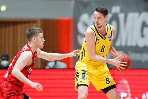02 05 2021, Basketball, BBL 2020 2021, 32 matchday, s Oliver Wuerzburg ALBA BERLIN, GER, Wuerzburg, s Oliver Arena, picture from left Nils Hassfurther s Oliver Wuerzburg and Marcus Eriksson ALBA BERLIN Copyright: HMBxMedia xHeikoxBecker