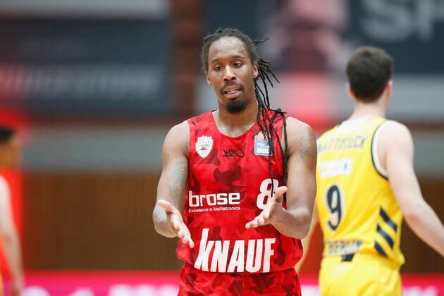 02 05 2021, Basketball, BBL 2020 2021, 32 matchday, s Oliver Wuerzburg ALBA BERLIN, GER, Wuerzburg, s Oliver Arena, picture from left Robert Lowery s Oliver Wuerzburg disappointed Copyright: HMBxMedia xHeikoxBecker