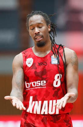 02 05 2021, Basketball, BBL 2020 2021, 32 matchday, s Oliver Wuerzburg ALBA BERLIN, GER, Wuerzburg, s Oliver Arena, picture from left Robert Lowery s Oliver Wuerzburg disappointed Copyright: HMBxMedia xHeikoxBecker