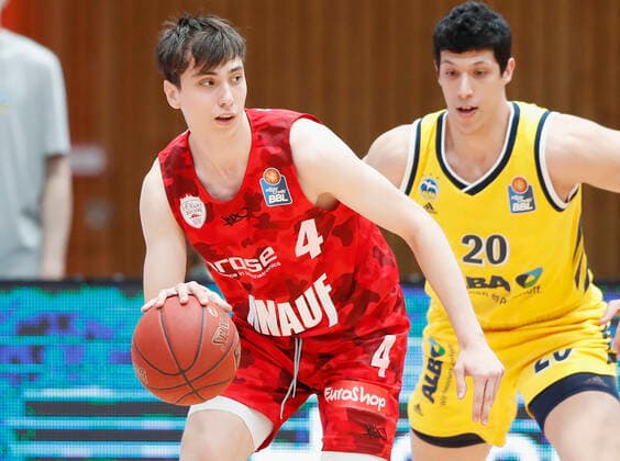 02 05 2021, Basketball, BBL 2020 2021, 32 matchday, s Oliver Wuerzburg ALBA BERLIN, GER, Wuerzburg, s Oliver Arena, picture from left Julius Boehmer s Oliver Wuerzburg and Simone Fontecchio ALBA BERLIN Copyright: HMBxMedia xHeikoxBecker
