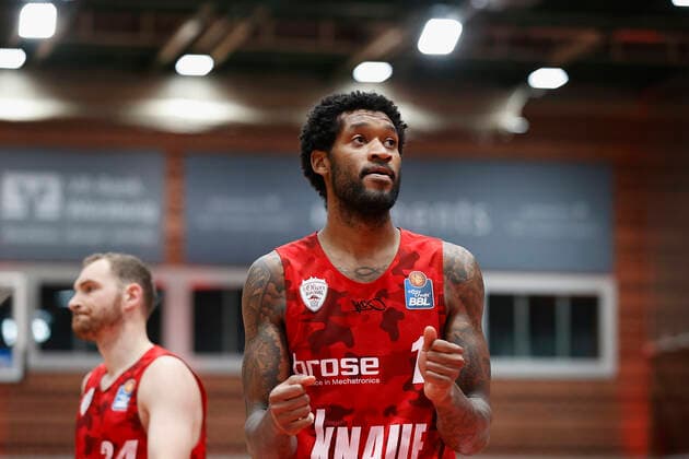 02 05 2021, Basketball, BBL 2020 2021, 32 matchday, s Oliver Wuerzburg ALBA BERLIN, GER, Wuerzburg, s Oliver Arena, picture v li Perry Jones III s Oliver Wuerzburg Copyright: HMBxMedia xHeikoxBecker
