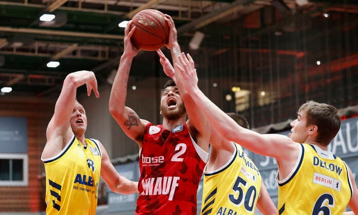 02 05 2021, Basketball, BBL 2020 2021, 32 Matchday, s Oliver Wuerzburg ALBA BERLIN, GER, Wuerzburg, s Oliver Arena, Picture from left Luke Sikma ALBA BERLIN , Brekkott Chapman s Oliver Wuerzburg , Ben Lammers ALBA BERLIN and Malte Delow ALBA BERLIN Copyright: HMBxMedia xHeikoxBecker