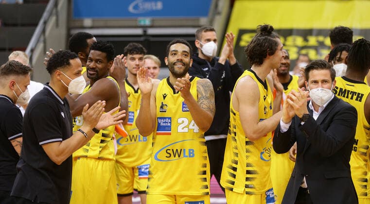 Ludwigsburg , Basketball easyCredit BBL Bundesliga , MHP RIESEN Ludwigsburg vs Telekom Baskets Bonn , jubilation Ludwigsburg , center Andrew Warren
