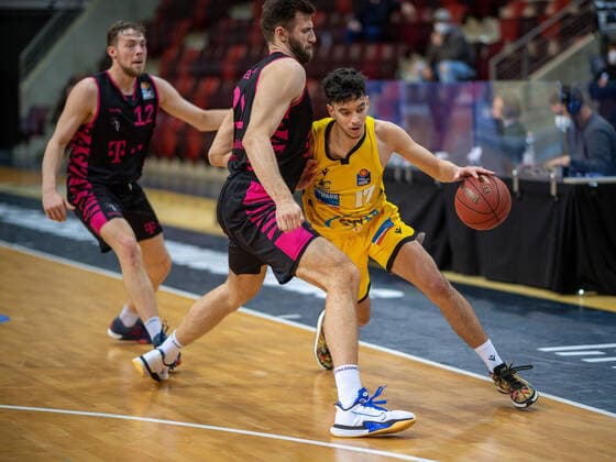 Kilian Binapfl Telekom Baskets Bonn, 12 , Leon Kratzer Telekom Baskets Bonn, 21 , Nico Santana Mojica MHP Riesen Ludwigsburg, 17 , MHP Riesen Ludwigsburg vs Telekom Baskets Bonn, Basketball, Bundesliga, easycredit BBL, 32 Spieltag, Spielzeit 2020 2021, 02 05 2021, MHP Riesen Ludwigsburg vs Telekom Baskets Bonn, Basketball, Bundesliga, easycredit BBL, 32 Spieltag, Spielzeit 2020 2021, 02 05 2021 Ludwigsburg Copyright: xEibner-Pressefoto SaschaxWaltherx EP_SWA