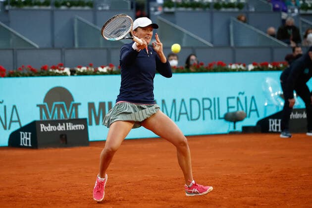 May 3, 2021, MADRID, MADRID, SPAIN: Iga Swiatek of Poland in action during her Women s Singles match, round of 32, against Ashleigh Barty of Australia on the WTA, Tennis Damen 1000 - Mutua Madrid Open 2021 at La Caja Magica on May 3, 2021 in Madrid, Spain. MADRID SPAIN - ZUMAa181 20210503_zaa_a181_329 Copyright: xOscarxJ.xBarrosox