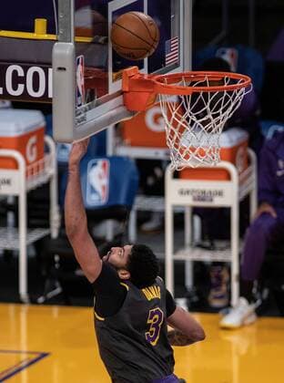 Los Angeles (United States), 03 05 2021.- Anthony Davis of Lakers jumps to the basket during the NBA, Basketball Herren, USA game between Los Angeles Lakers and Denver Nuggets, at the Staples Center in Los Angeles, California, USA, 03 May 2021. Los Angeles Lakers vs. Denver Nuggets !ACHTUNG: NUR REDAKTIONELLE NUTZUNG!  Copyright: xJavierxRojasx AME4921 20210504-637557052753629721