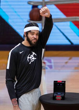May 3, 2021, Los Angeles, California, USA: JaVale McGee 6 of the Denver Nuggets gets his Los Angeles Lakers championship ring prior to their regular season NBA, Basketball Herren, USA game with the Los Angeles Lakers on Monday May 3, 2021 at the Staples Center in Los Angeles, California. Los Angeles USA - ZUMAp124 20210503_zaa_p124_002 Copyright: xJAVIERxROJASx