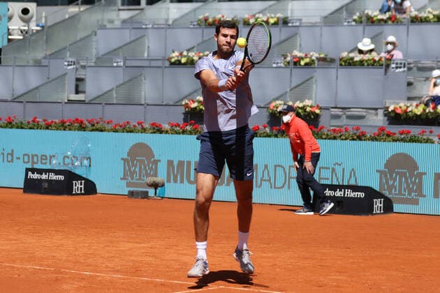 May 4, 2021, MADRID, MADRID, SPAIN: Karen Khachanov of Russia in action during his Men s Singles match, round of 64, against Kei Nishikori of Japan on the ATP, Tennis Herren Masters 1000 - Mutua Madrid Open 2021 at La Caja Magica on May 4, 2021 in Madrid, Spain. MADRID SPAIN - ZUMAa181 20210504_zaa_a181_064 Copyright: xOscarxJ.xBarrosox