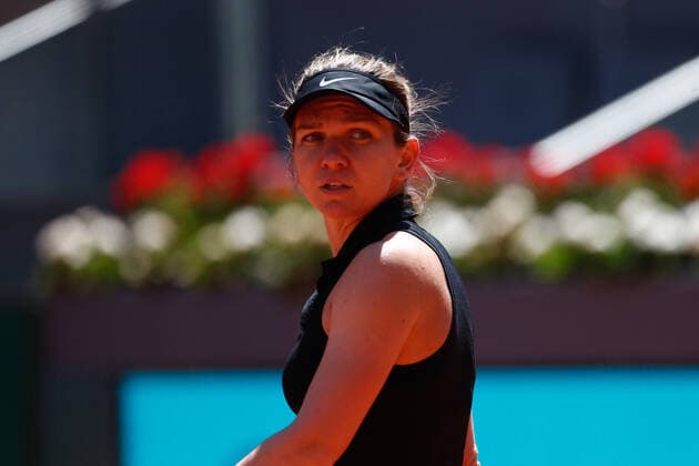 May 4, 2021, MADRID, MADRID, SPAIN: Simona Halep of Romania in action during her Women s Singles match, round of 16, against Elise Mertens of Belgium on the WTA, Tennis Damen 1000 - Mutua Madrid Open 2021 at La Caja Magica on May 4, 2021 in Madrid, Spain. MADRID SPAIN - ZUMAa181 20210504_zaa_a181_127 Copyright: xOscarxJ.xBarrosox