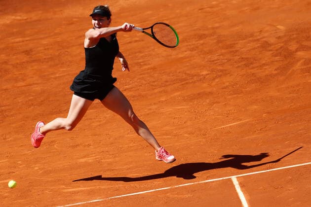 May 4, 2021, MADRID, MADRID, SPAIN: Simona Halep of Romania in action during her Women s Singles match, round of 16, against Elise Mertens of Belgium on the WTA, Tennis Damen 1000 - Mutua Madrid Open 2021 at La Caja Magica on May 4, 2021 in Madrid, Spain. MADRID SPAIN - ZUMAa181 20210504_zaa_a181_143 Copyright: xOscarxJ.xBarrosox