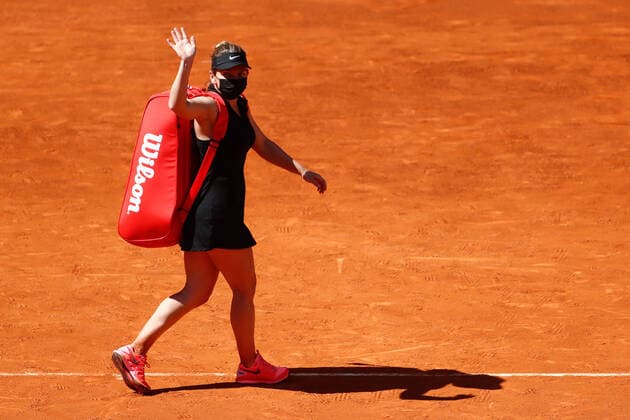 May 4, 2021, MADRID, MADRID, SPAIN: Simona Halep of Romania leaves the court after losing her Women s Singles match, round of 16, against Elise Mertens of Belgium on the WTA, Tennis Damen 1000 - Mutua Madrid Open 2021 at La Caja Magica on May 4, 2021 in Madrid, Spain. MADRID SPAIN - ZUMAa181 20210504_zaa_a181_149 Copyright: xOscarxJ.xBarrosox