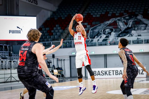 Center Devon Hall Brose Bamberg, 22 Brose Bamberg JobStairs Giessen 46ers Giessen easyCredit BBL Basketball Bundesliga Basketball Season 2020 21 33 Matchday, 04 05 2021 Bamberg, Brose Arena Copyright: DanielxLöb