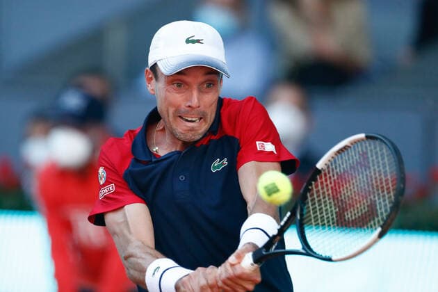 May 4, 2021, MADRID, MADRID, SPAIN: Roberto Bautista Agut of Spain in action during his Men s Singles match, round of 64, against Marco Cecchinato of Italy on the ATP, Tennis Herren Masters 1000 - Mutua Madrid Open 2021 at La Caja Magica on May 4, 2021 in Madrid, Spain. MADRID SPAIN - ZUMAa181 20210504_zaa_a181_191 Copyright: xOscarxJ.xBarrosox