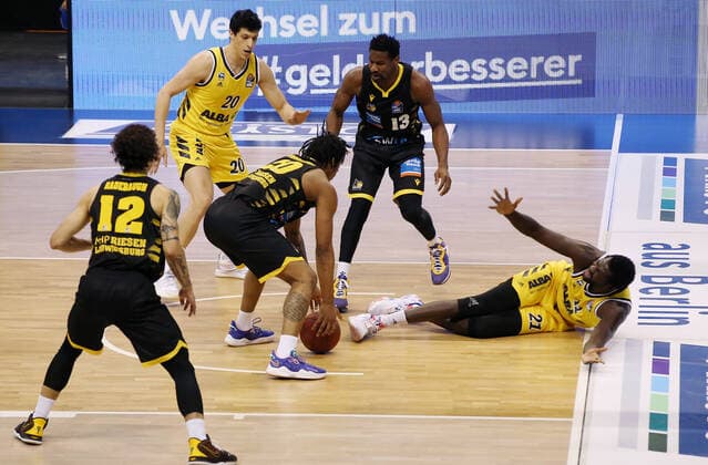 Jonah Radebaugh, Desi Rodriguez, Simone Fontecchio, Yorman Polas Bartolo, Jean Marc Christ Koumadje Action Game Scene Duel Sports Basketball BBL Bundesliga Men Season 2020 2021 04 05 2021 ALBA Berlin vs MHP Riesen Ludwigsburg.