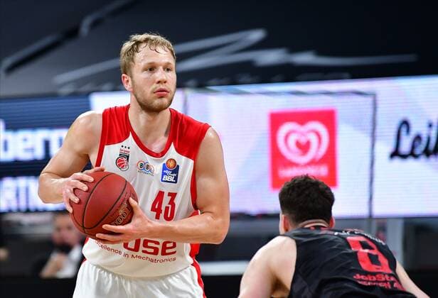 BAMBERG 04 05 2021 Basketball easycredit 1 Basketball Bundesliga 33 matchday Brose Bamberg vs Giessen 46ers Christian Sengfelder 43, Brose Bamberg vs Alen Pjanic 8, Giessen 46ers photo Hans Martin Issler isslerimages Brose Bamberg vs Giessen 46ers