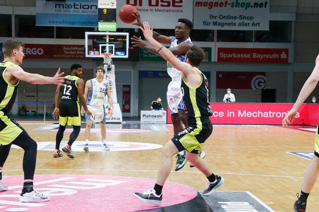 33 Matchday of the easyCredit BBL Basketball Bundesliga on 04 May 2021in the Oberfrankenhalle in Bayreuth Bavaria Germany season 2020 2021 Medi Bayreuth vs Fraport Skyliners Frankfurt Bastian Doreth Medi Bayreuth 10 right Alvin Onyia Fraport Skyliners Frankfurt 10 left