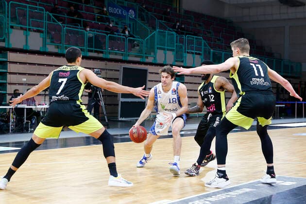 33 Matchday of the easyCredit BBL Basketball Bundesliga on 04 May 2021in the Oberfrankenhalle in Bayreuth Bavaria Germany Season 2020 2021 Medi Bayreuth vs Fraport Skyliners Frankfurt Philip Jalalpoor Medi Bayreuth 7 left Andreas Seiferth Medi Bayreuth 11 right Joe Rahon Fraport Skyliners Frankfurt 18 middle