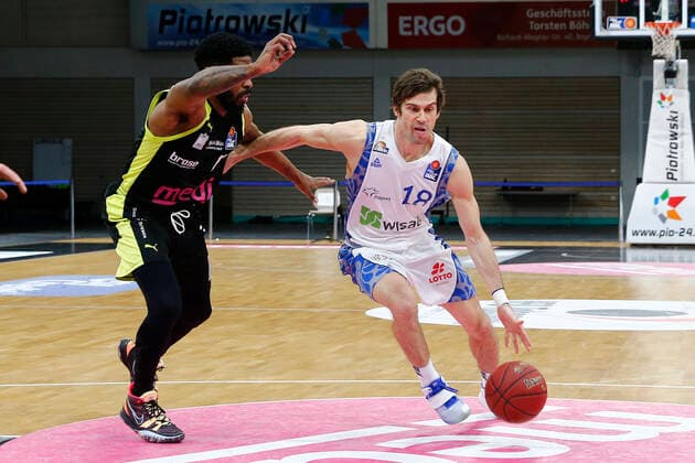 33 Matchday of the easyCredit BBL Basketball Bundesliga on 04 May 2021in the Oberfrankenhalle in Bayreuth Bavaria Germany Season 2020 2021 Medi Bayreuth vs Fraport Skyliners Frankfurt Lazeric Jones Medi Bayreuth 12 left Joe Rahon Fraport Skyliners Frankfurt 18 right