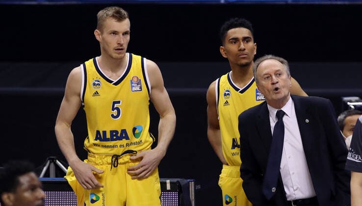 Niels Giffey, Maodo Lo, Coach Aito Garcia Reneses Sports Basketball BBL Bundesliga Men Season 2020 2021 04 05 2021 ALBA Berlin vs MHP Riesen Ludwigsburg