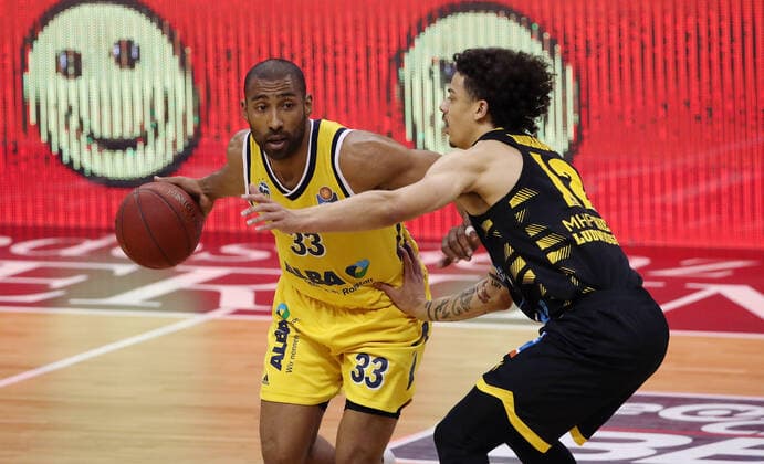 Jayson Granger, Jonah Radebaugh action game scene duel sports basketball BBL Bundesliga men season 2020 2021 04 05 2021 ALBA Berlin vs MHP Riesen Ludwigsburg