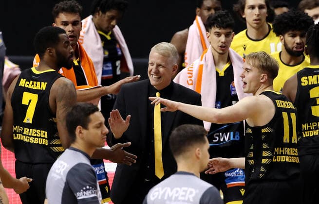 Coach John Patrick laughing Sports Basketball BBL Bundesliga Men Season 2020 2021 04 05 2021 ALBA Berlin vs MHP Riesen Ludwigsburg