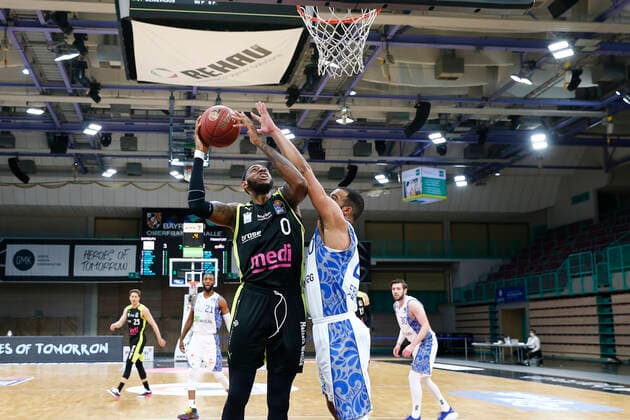 33 Matchday of the easyCredit BBL Basketball Bundesliga on 04 May 2021in the Oberfrankenhalle in Bayreuth Bavaria Germany Season 2020 2021 Medi Bayreuth vs Fraport Skyliners Frankfurt Dererk Pardon Medi Bayreuth 0 left Rasheed Moore Fraport Skyliners Frankfurt 20 right