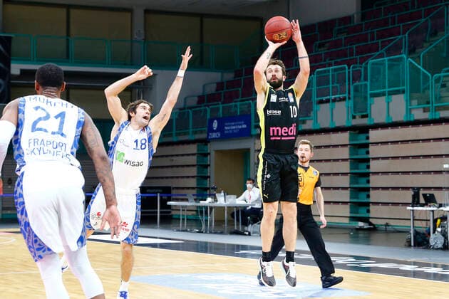 33 Matchday of the easyCredit BBL Basketball Bundesliga on 04 May 2021in the Oberfrankenhalle in Bayreuth Bavaria Germany Season 2020 2021 Medi Bayreuth vs Fraport Skyliners Frankfurt Bastian Doreth Medi Bayreuth 10 right Joe Rahon Fraport Skyliners Frankfurt 18 left