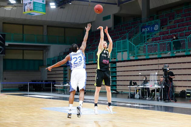 33 Matchday of the easyCredit BBL Basketball Bundesliga on 04 May 2021in the Oberfrankenhalle in Bayreuth Bavaria Germany season 2020 2021 Medi Bayreuth vs Fraport Skyliners Frankfurt Osvaldas Olisevicius Medi Bayreuth 31 right Quantez Robertson Fraport Skyliners Frankfurt 23 left