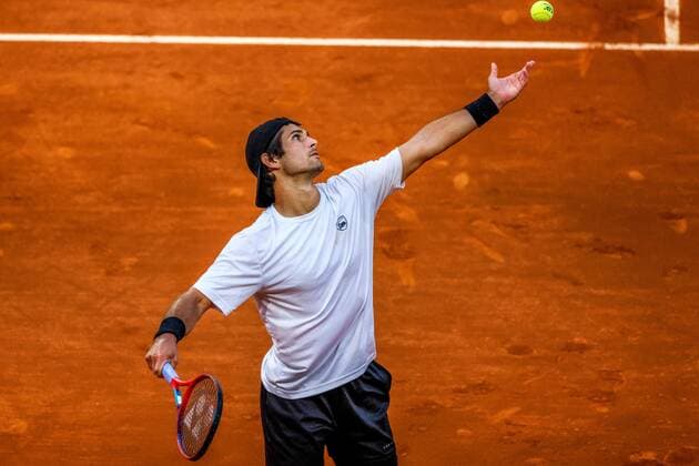 Marcos Giron of US in action against Dominic Thiem of Austria during their match at the Mutua Madrid Open tennis tournament held at La Caja Magica tennis complex in Madrid, Spain, 04 May 2021. Spanish Tennis Mutua Madrid !ACHTUNG: NUR REDAKTIONELLE NUTZUNG!  Copyright: xJuanjoxMartinx GRAF9346 20210504-637557600273722380