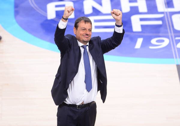 Coach Ergin Ataman of Anadolu Efes during the Turkish Airlines Euroleague quarter final 5th match between Anadolu Efes and Real Madrid at Sinan Erdem Dome in Istanbul , Turkey on May 04 , 2021. 