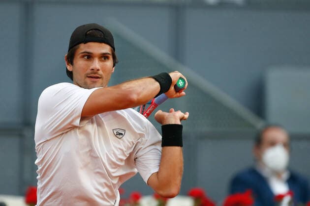 May 4, 2021, MADRID, MADRID, SPAIN: Marcos Giron of United States in action during his Men s Singles match, round of 32, against Dominic Thiem of Austria on the ATP, Tennis Herren Masters 1000 - Mutua Madrid Open 2021 at La Caja Magica on May 4, 2021 in Madrid, Spain. MADRID SPAIN - ZUMAa181 20210504_zaa_a181_274 Copyright: xOscarxJ.xBarrosox