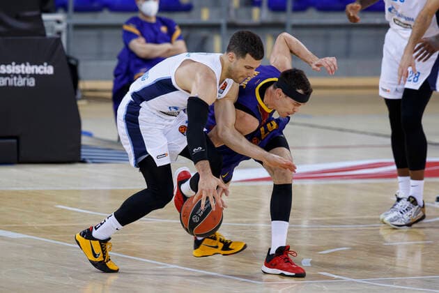 May 4, 2021, Barcelona, Spain: Billy Baron of Zenit St Petersburg in action with Kyle Kuric of FC Barcelona, Barca during the Turkish Airlines EuroLeague match between FC Barcelona and Zenit San Petersbourg at Palau Blaugrana in Barcelona, Spain. Barcelona Spain - ZUMAd159 20210504_zia_d159_048 Copyright: xDavidxRamirezx