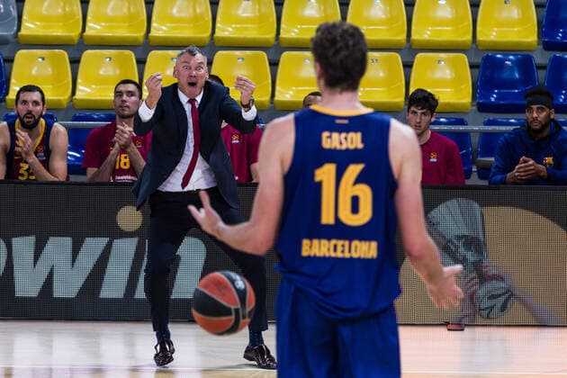 May 4, 2021, Barcelona, Barcelona, Spain: Sarunas Jasikevicius, Head coach of FC Barcelona, Barca gestures during the Turkish Airlines EuroLeague Play-offs game 5 match between Fc Barcelona and Zenit St. Petersburgo at Palau Blaugrana on May 04, 2021 in Barcelona, Spain. Barcelona Spain - ZUMAa181 20210504_zaa_a181_359 Copyright: xJavierxBorregox