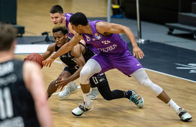 TJ Shorts Towers , Rihards Lomazs BGG , Aubrey Dawkins BGG 04 05 21, Hamburg Towers vs BG Göttingen, Hamburg Wilhelmsburg, edel optics Arena, easyCredit BBL, Basketball Bundesliga, 2020 2021 season, 33 match day Â