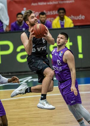 Patrick Spencer Towers , Rihards Lomazs BGG 04 05 21, Hamburg Towers vs BG Göttingen, Hamburg Wilhelmsburg, edel optics Arena, easyCredit BBL, Basketball Bundesliga, season 2020 2021, 33 match day Â