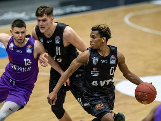 Rihards Lomazs BGG , Maik Kotsar Towers , TJ Shorts Towers 04 05 21, Hamburg Towers vs BG Göttingen, Hamburg Wilhelmsburg, edel optics Arena, easyCredit BBL, Basketball Bundesliga, season 2020 2021, 33 matchday Â