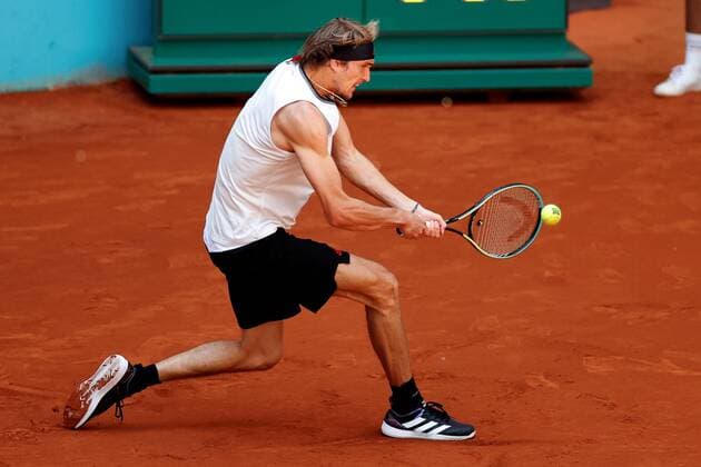 Alexander Zverev of Germany in action against Kei Nishikori of Japan during their Mutua Madrid Open round of 32 match held in Madrid, Spain, 05 May 2021. Mutua Madrid Open tennis tournament !ACHTUNG: NUR REDAKTIONELLE NUTZUNG!  Copyright: xCHEMAxMOYAx GRAF9982 20210505-637558232784569626