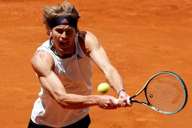 Alexander Zverev of Germany in action against Kei Nishikori of Japan during their Mutua Madrid Open round of 32 match held in Madrid, Spain, 05 May 2021. Mutua Madrid Open tennis tournament !ACHTUNG: NUR REDAKTIONELLE NUTZUNG!  Copyright: xCHEMAxMOYAx GRAF9976 20210505-637558232824413619