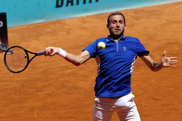 Daniel Evans of Britain in action against John Millman of Australia during their Mutua Madrid Open round of 32 match held in Madrid, Spain, 05 May 2021. Mutua Madrid Open tennis tournament !ACHTUNG: NUR REDAKTIONELLE NUTZUNG!  Copyright: xCHEMAxMOYAx GRAF9994 20210505-637558240127965685